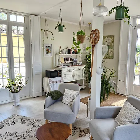 Bed and Breakfast Maison Coquereaumont 3*