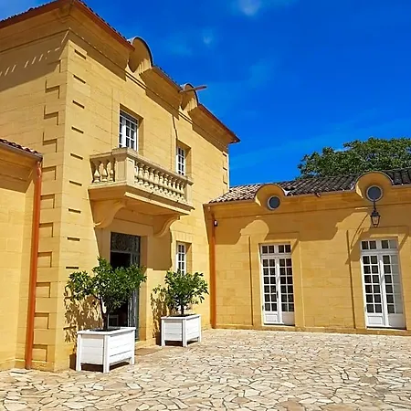 Bed and Breakfast Maison Coquereaumont 3*