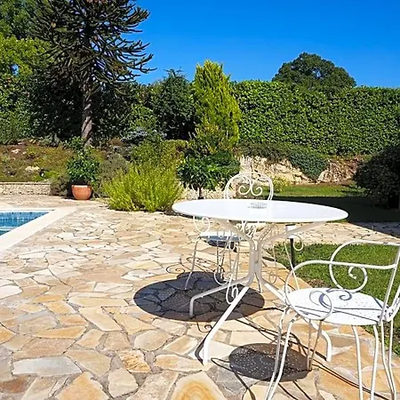 Bed and Breakfast Maison Coquereaumont 3*